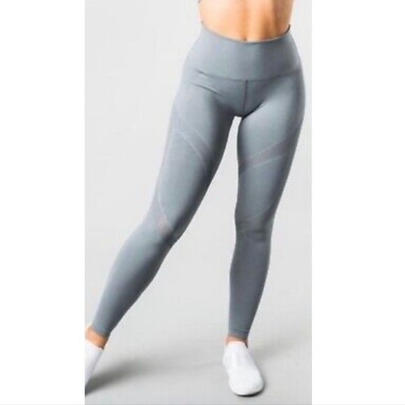 NIP Alphalete Aero Leggings Light Grey Womens Medium NEW - Picture 1 of 11